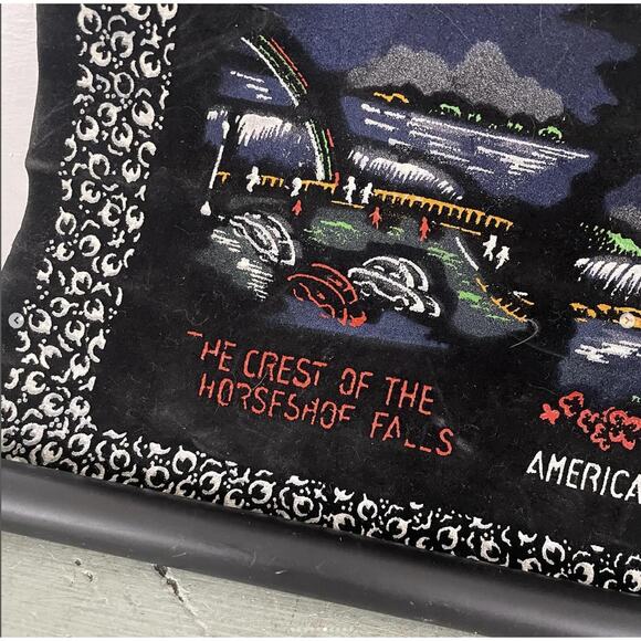 Vintage Flocked Velvet Niagara Falls American Canadian Banner - Picture 6 of 10